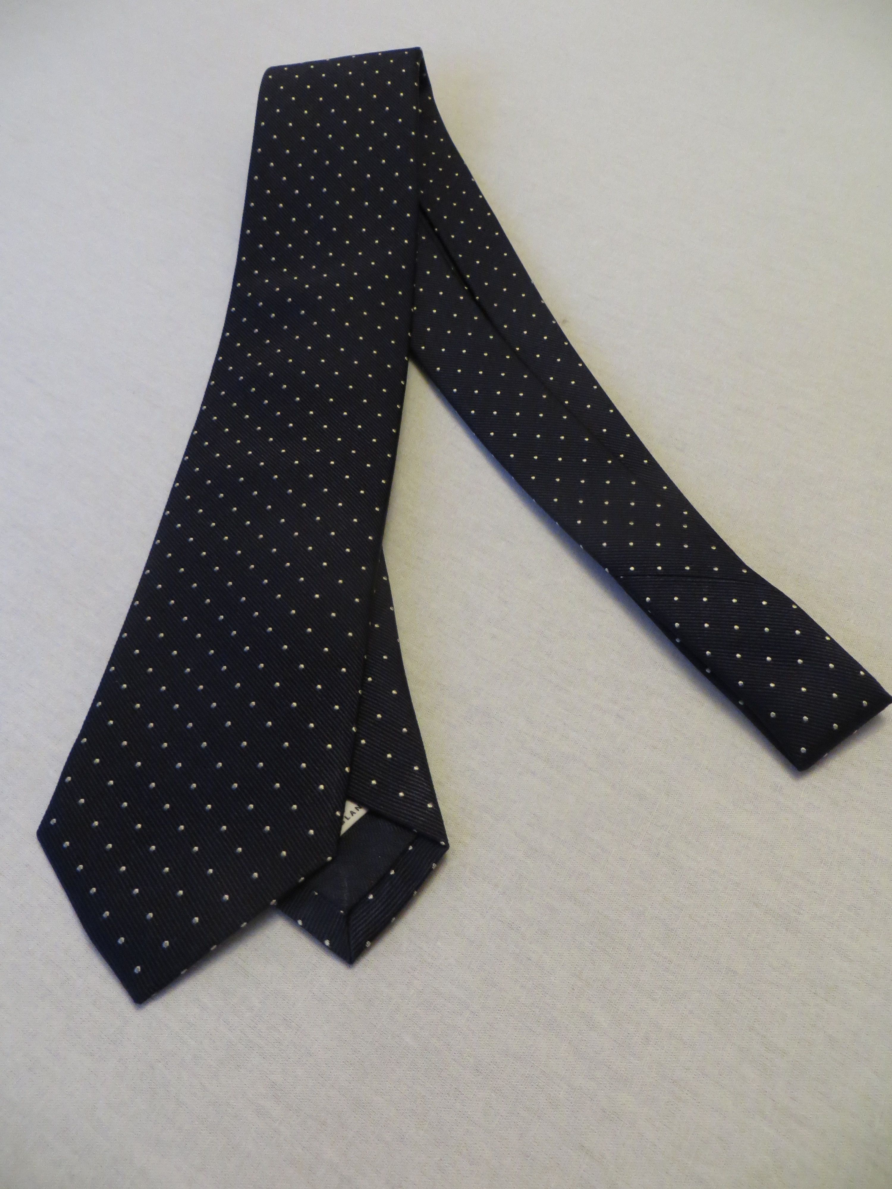 Drakes DRAKES BLUE SPOTTED SILK KINGSMAN TIE | Grailed