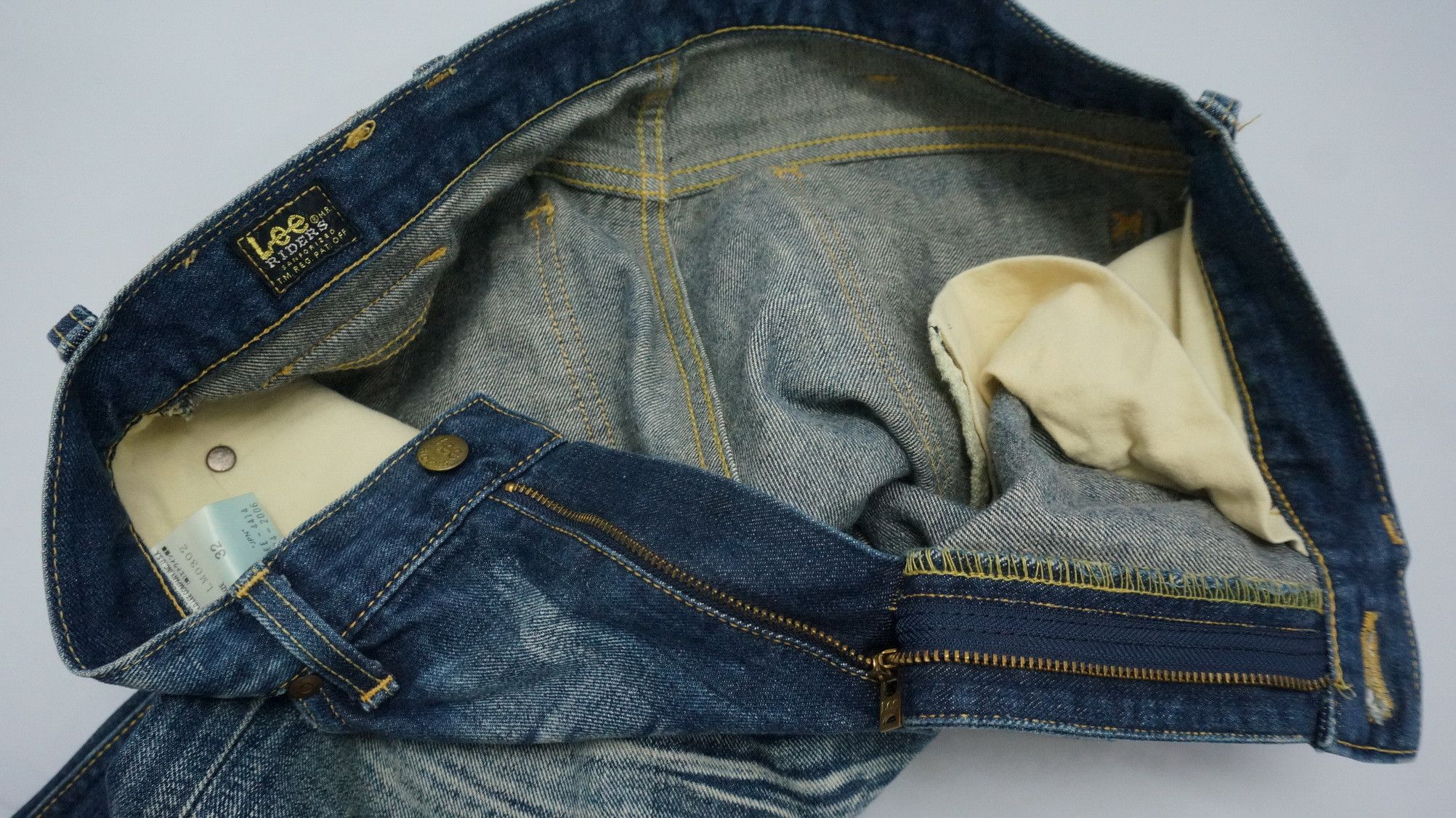 Lee RareVtg! Flared Lee Riders BootCut Worn Denim Made in Japan Size US 32 / EU 48 - 21 Thumbnail