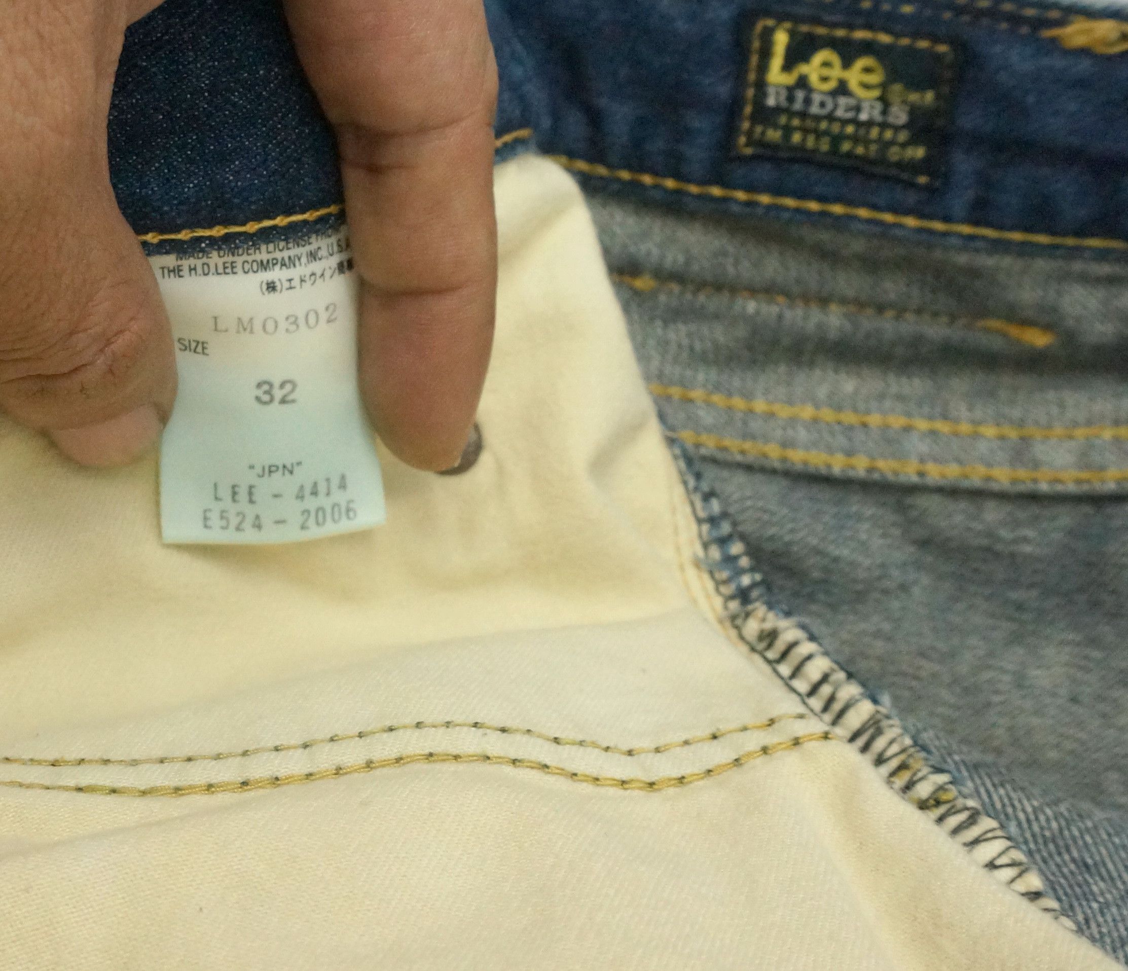 Lee RareVtg! Flared Lee Riders BootCut Worn Denim Made in Japan Size US 32 / EU 48 - 22 Thumbnail