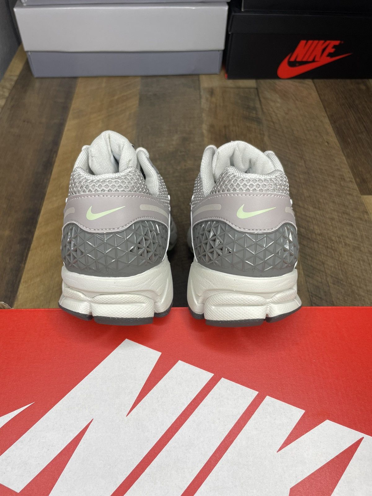 Nike Nike zoom vomero 5 runner womens exclusive 2022 Size US 10.5 / EU 43-44 - 5 Thumbnail