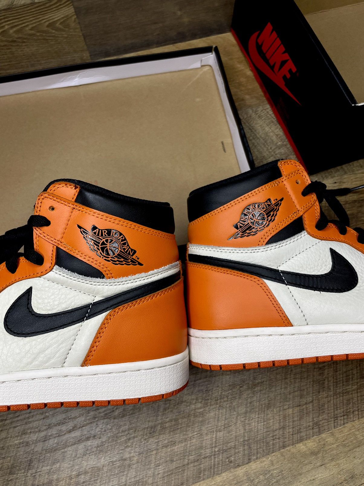 Jordan Brand Air Jordan 1 retro Og High shattered backboard away 2016 Size US 9.5 / EU 42-43 - 11 Thumbnail