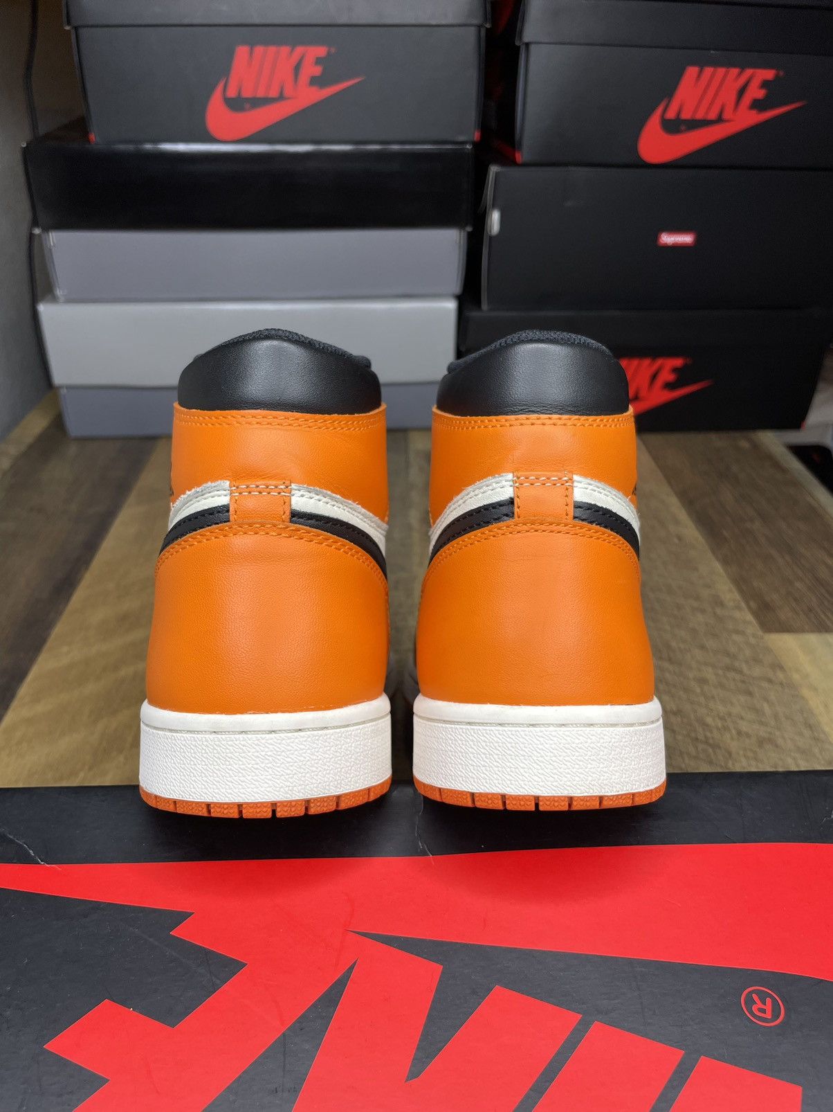 Jordan Brand Air Jordan 1 retro Og High shattered backboard away 2016 Size US 9.5 / EU 42-43 - 4 Thumbnail