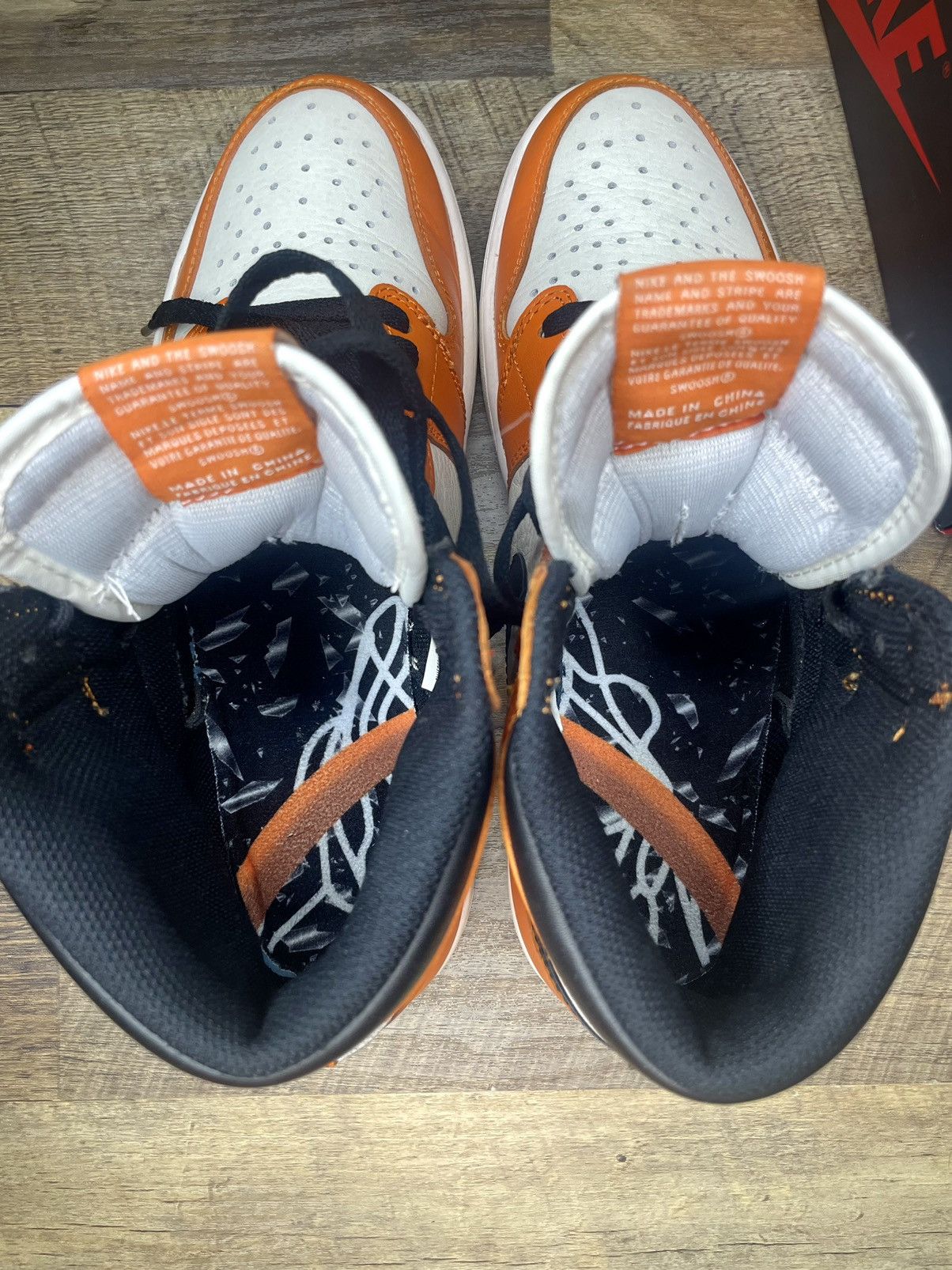 Jordan Brand Air Jordan 1 retro Og High shattered backboard away 2016 Size US 9.5 / EU 42-43 - 8 Thumbnail