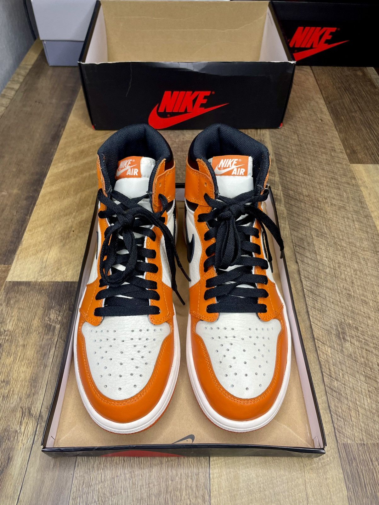 Jordan Brand Air Jordan 1 retro Og High shattered backboard away 2016 Size US 9.5 / EU 42-43 - 2 Thumbnail