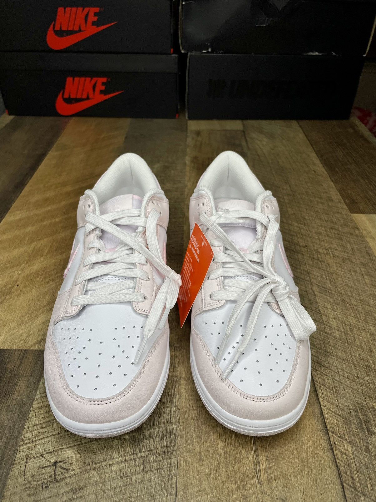 Nike Nike Dunk Low retro og pink paisley wmns Size US 9.5 / EU 42-43 - 2 Thumbnail