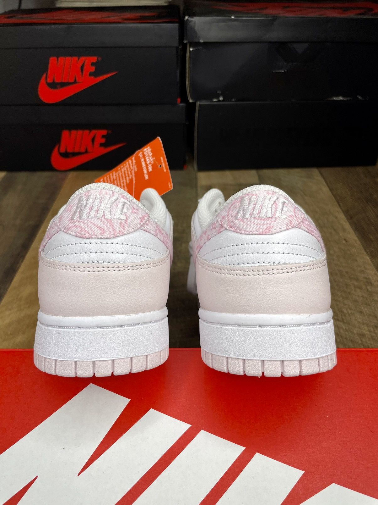Nike Nike Dunk Low retro og pink paisley wmns Size US 9.5 / EU 42-43 - 3 Thumbnail