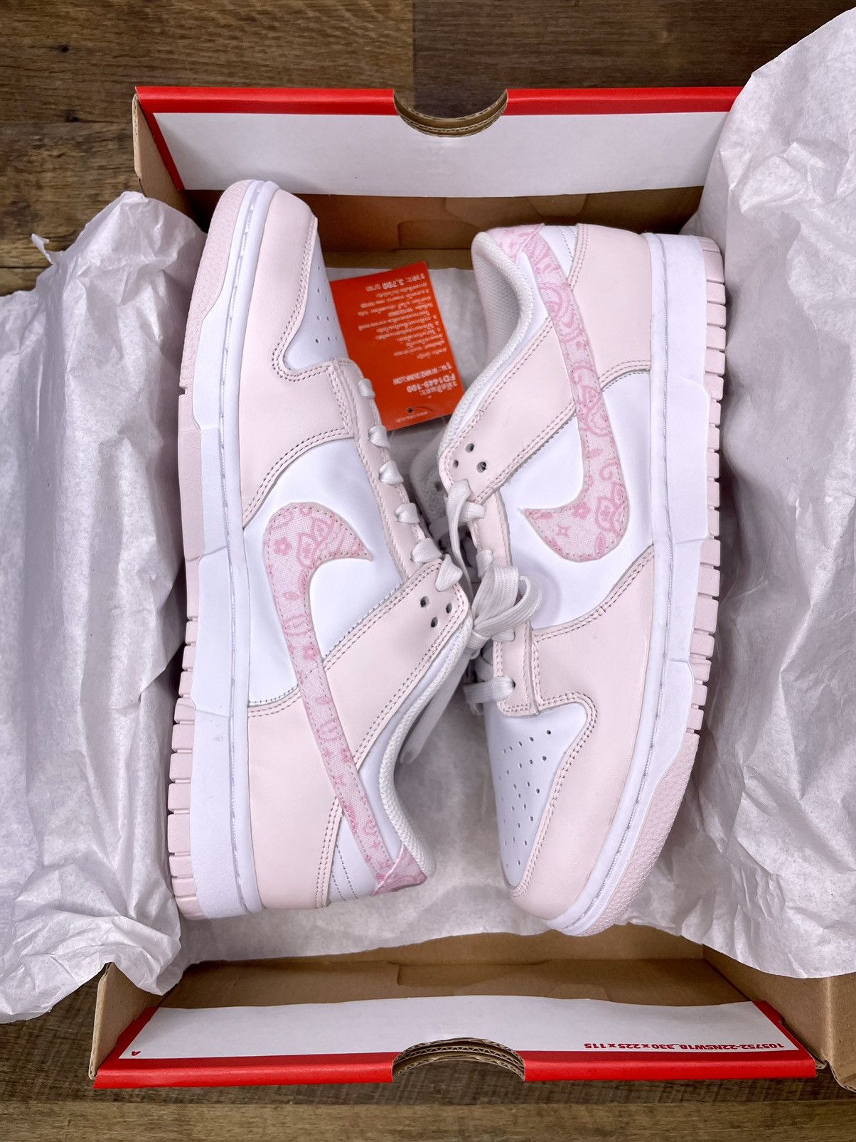 Nike Nike Dunk Low retro og pink paisley wmns Size US 9.5 / EU 42-43 - 6 Thumbnail