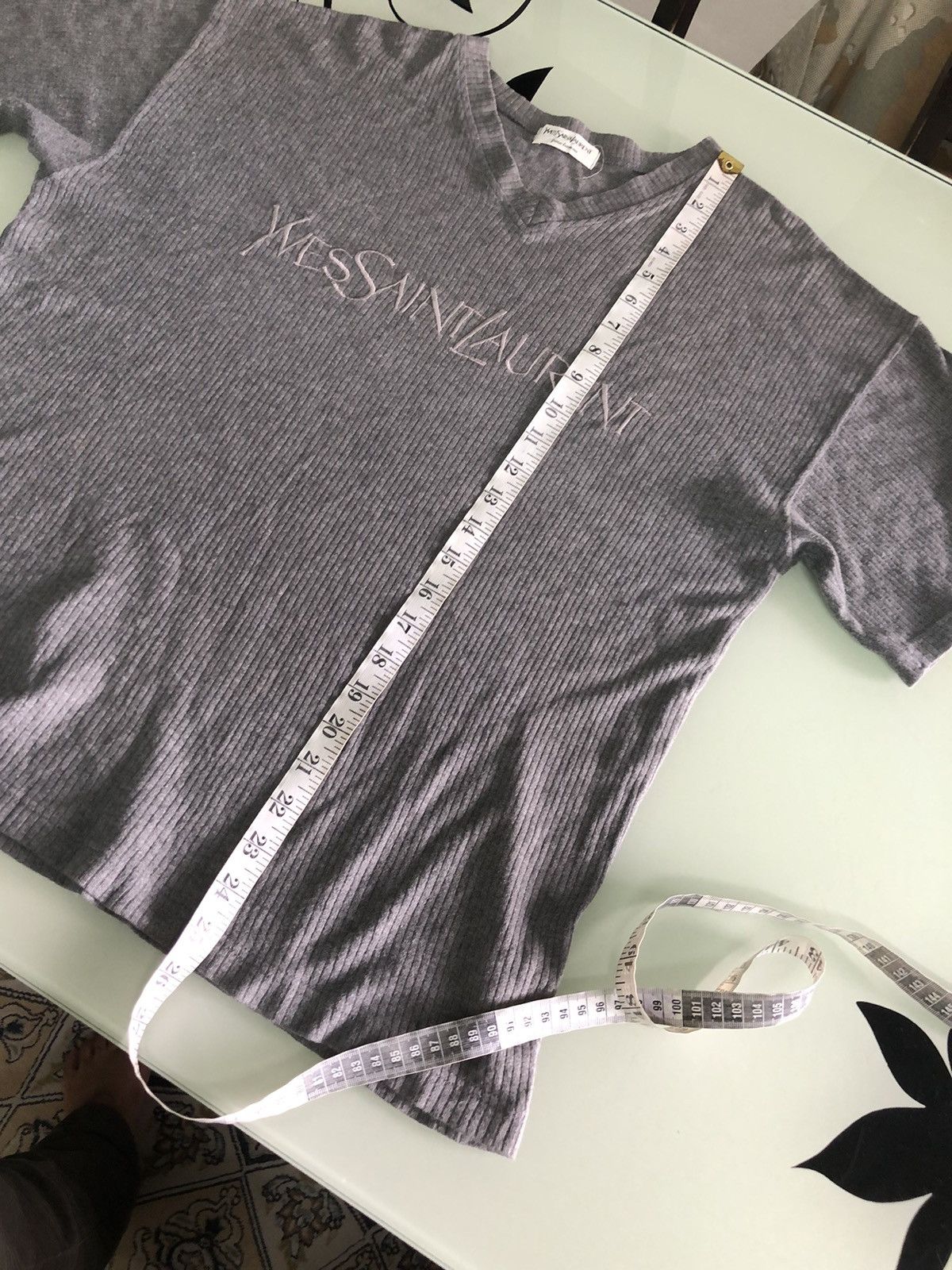 Yves Saint Laurent Yves Saint Laurent Embroidery Logo Minimalist V Neck T-Shirt Size L / US 10 / IT 46 - 15 Thumbnail