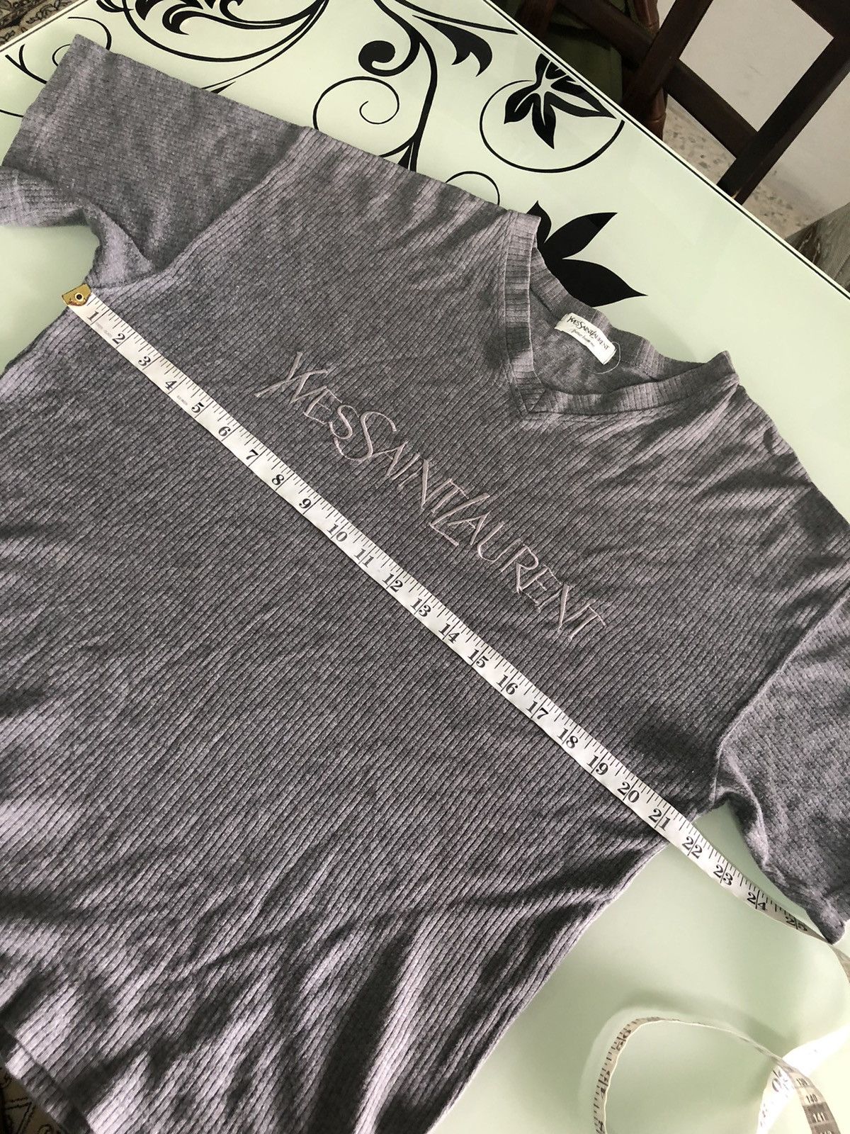 Yves Saint Laurent Yves Saint Laurent Embroidery Logo Minimalist V Neck T-Shirt Size L / US 10 / IT 46 - 14 Thumbnail