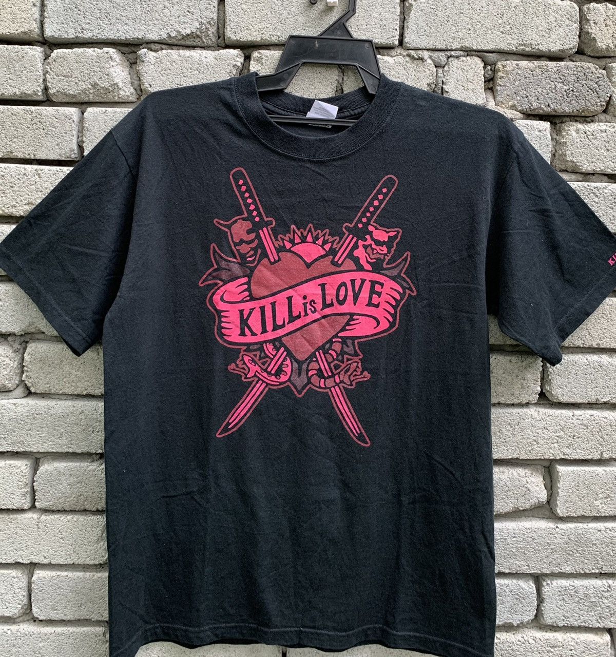 Vintage KILL BILL vol 2.. KILL is LOVE Movie Tshirt Size US M / EU 48-50 / 2 - 11 Thumbnail