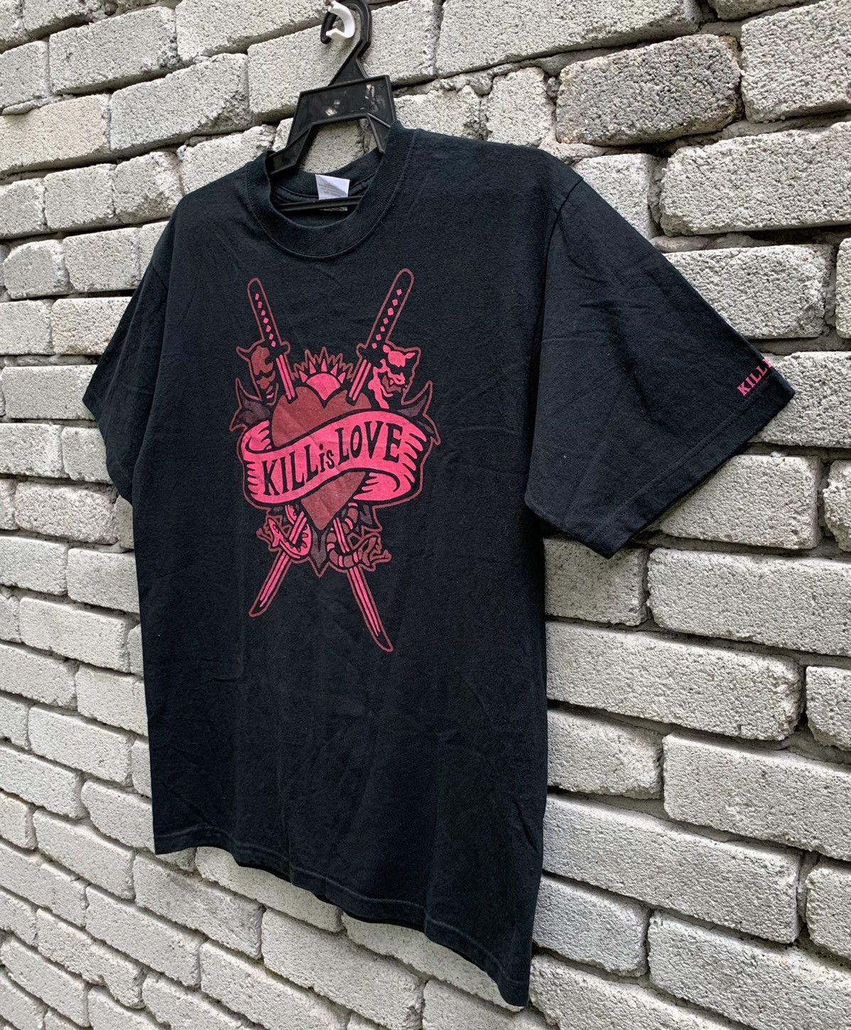 Vintage KILL BILL vol 2.. KILL is LOVE Movie Tshirt Size US M / EU 48-50 / 2 - 5 Thumbnail
