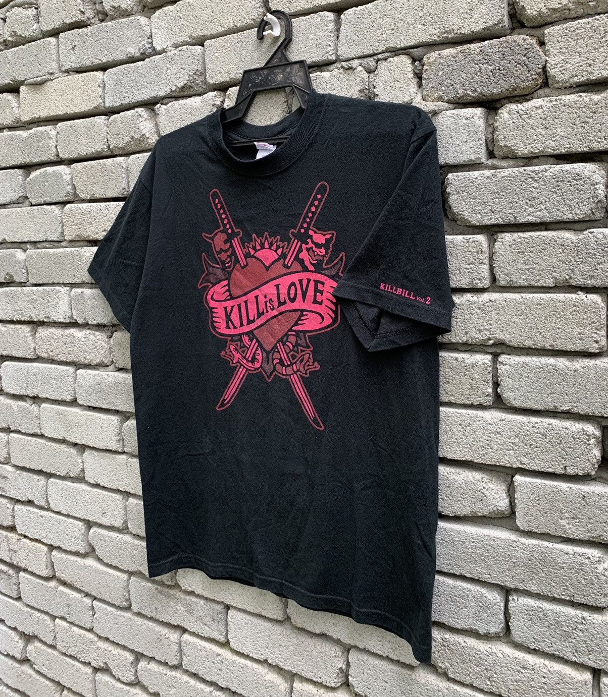 Vintage KILL BILL vol 2.. KILL is LOVE Movie Tshirt Size US M / EU 48-50 / 2 - 9 Thumbnail