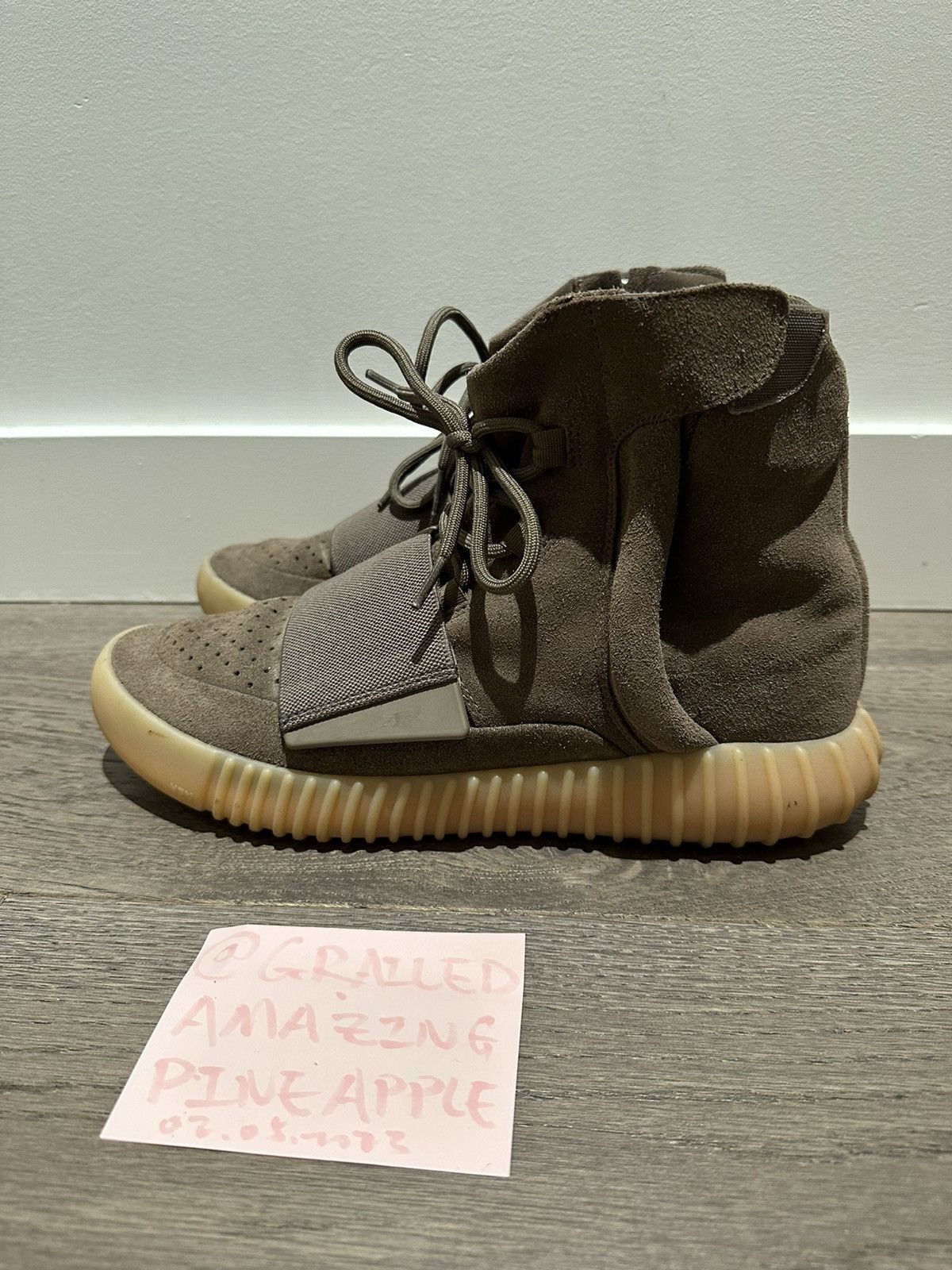 adidas yeezy braun