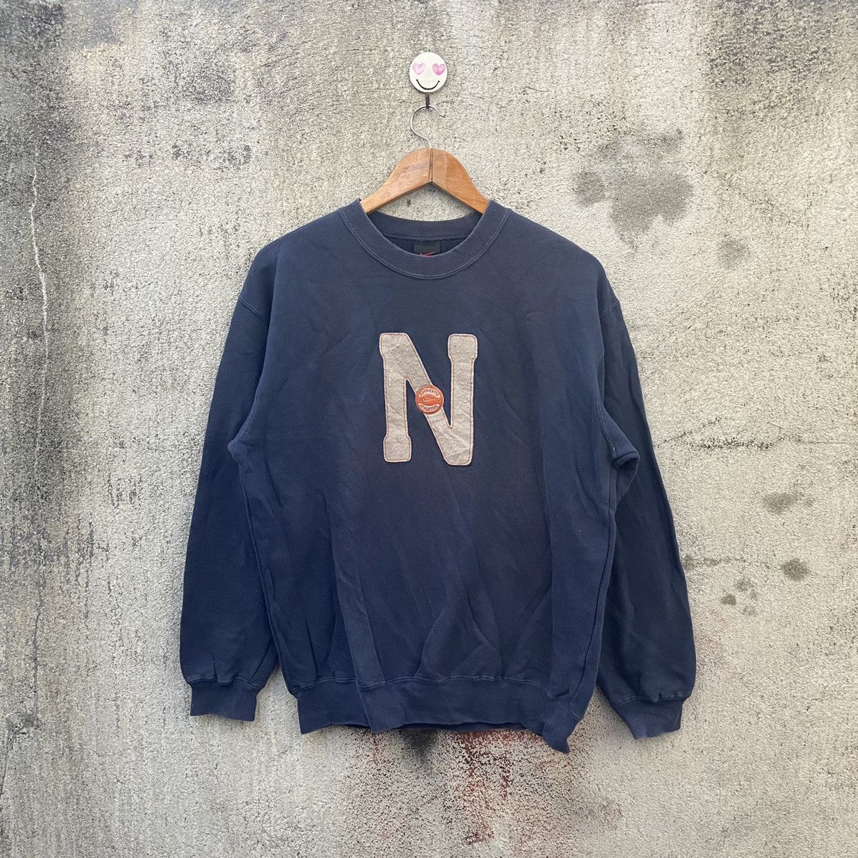 Vintage nike athletics sweatshirt big logo