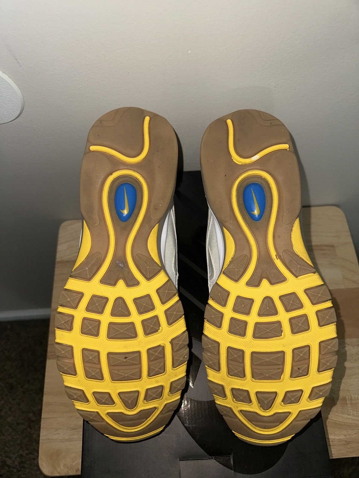 Nike × Undefeated Undefeated Nike Air Max 97 UCLA Size US 12 / EU 45 - 6 Thumbnail
