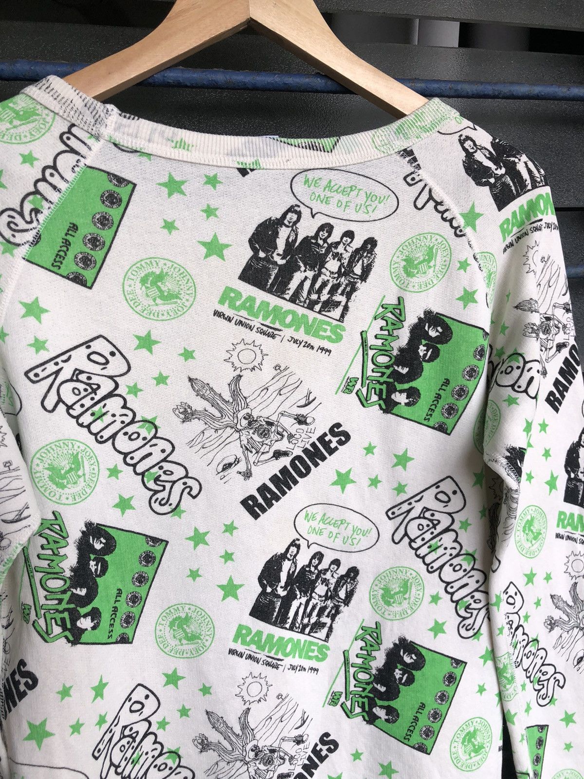 Hysteric Glamour Vintage 90s Hysteric Glamour x Ramones Over Graphic Sweater Size XS / US 0-2 / IT 36-38 - 19 Thumbnail