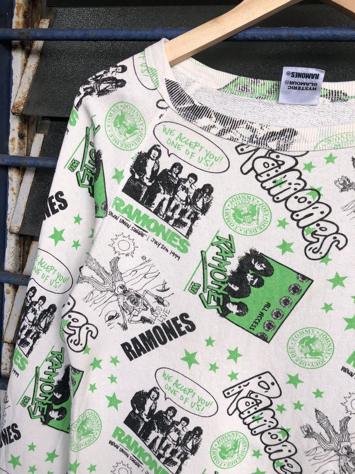 Hysteric Glamour Vintage 90s Hysteric Glamour x Ramones Over Graphic Sweater Size XS / US 0-2 / IT 36-38 - 6 Thumbnail