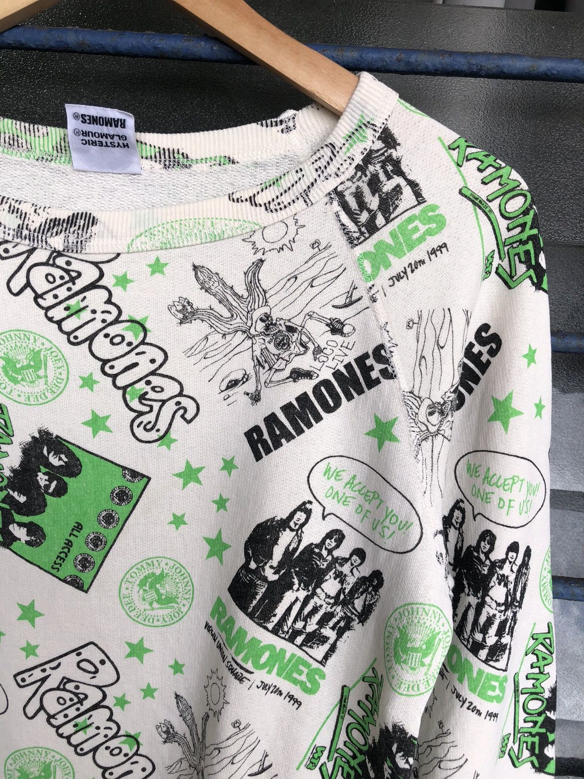 Hysteric Glamour Vintage 90s Hysteric Glamour x Ramones Over Graphic Sweater Size XS / US 0-2 / IT 36-38 - 16 Thumbnail