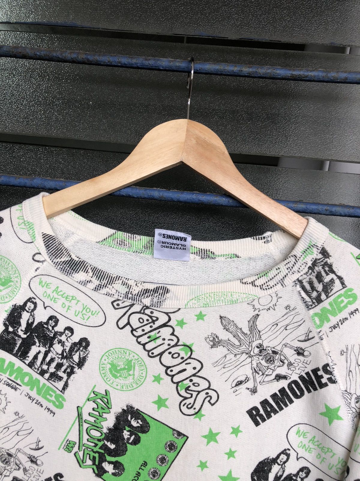 Hysteric Glamour Vintage 90s Hysteric Glamour x Ramones Over Graphic Sweater Size XS / US 0-2 / IT 36-38 - 13 Thumbnail