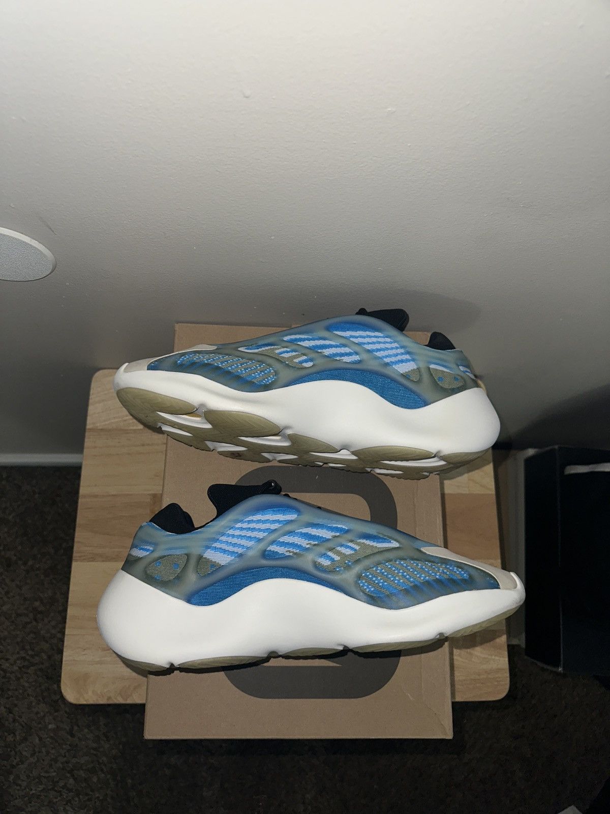 Adidas Yeezy 700 v3 Azareth Size US 12 / EU 45 - 3 Thumbnail