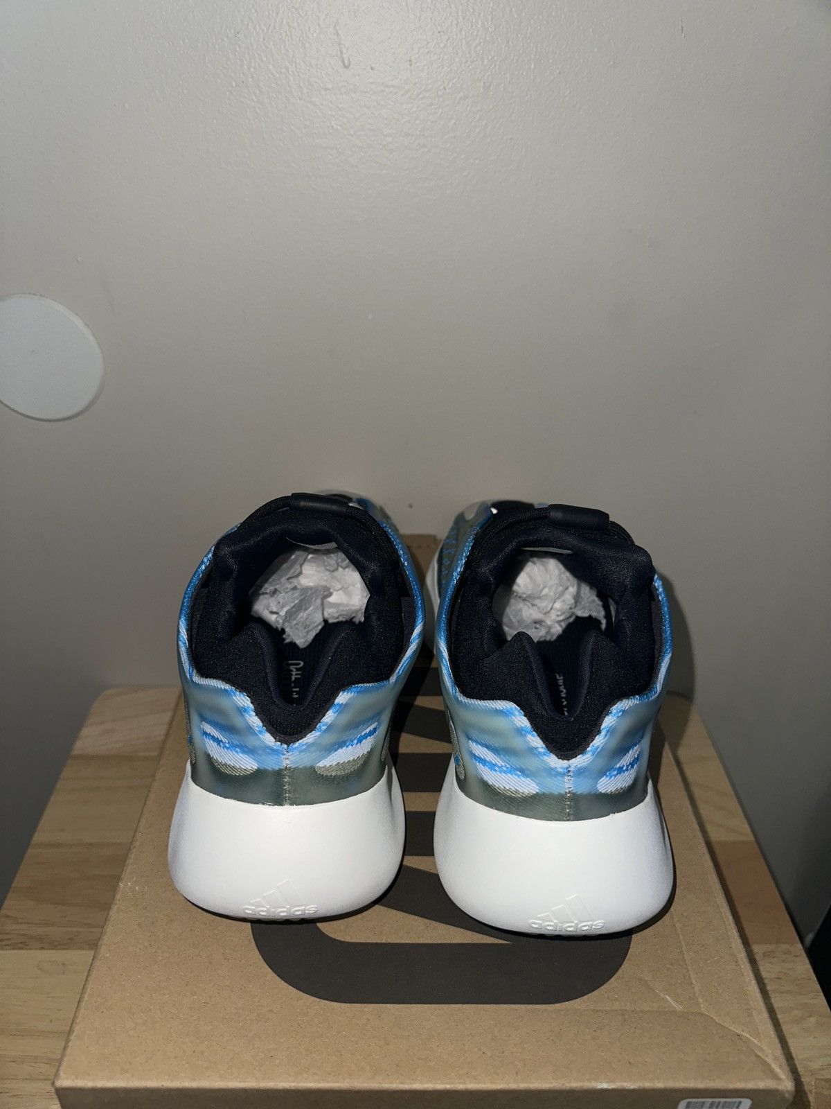 Adidas Yeezy 700 v3 Azareth Size US 12 / EU 45 - 4 Thumbnail
