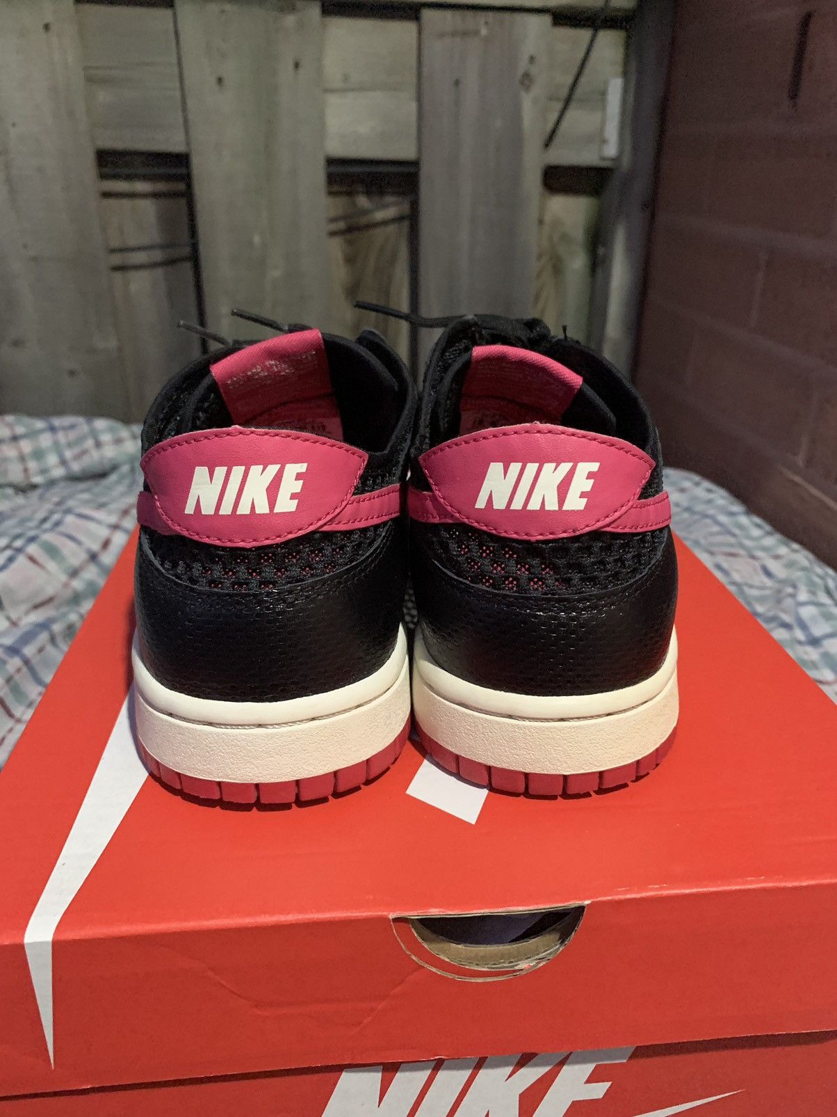 Nike Dunk Low Mesh Black Pink 2012 Size US 8 / EU 41 - 3 Thumbnail