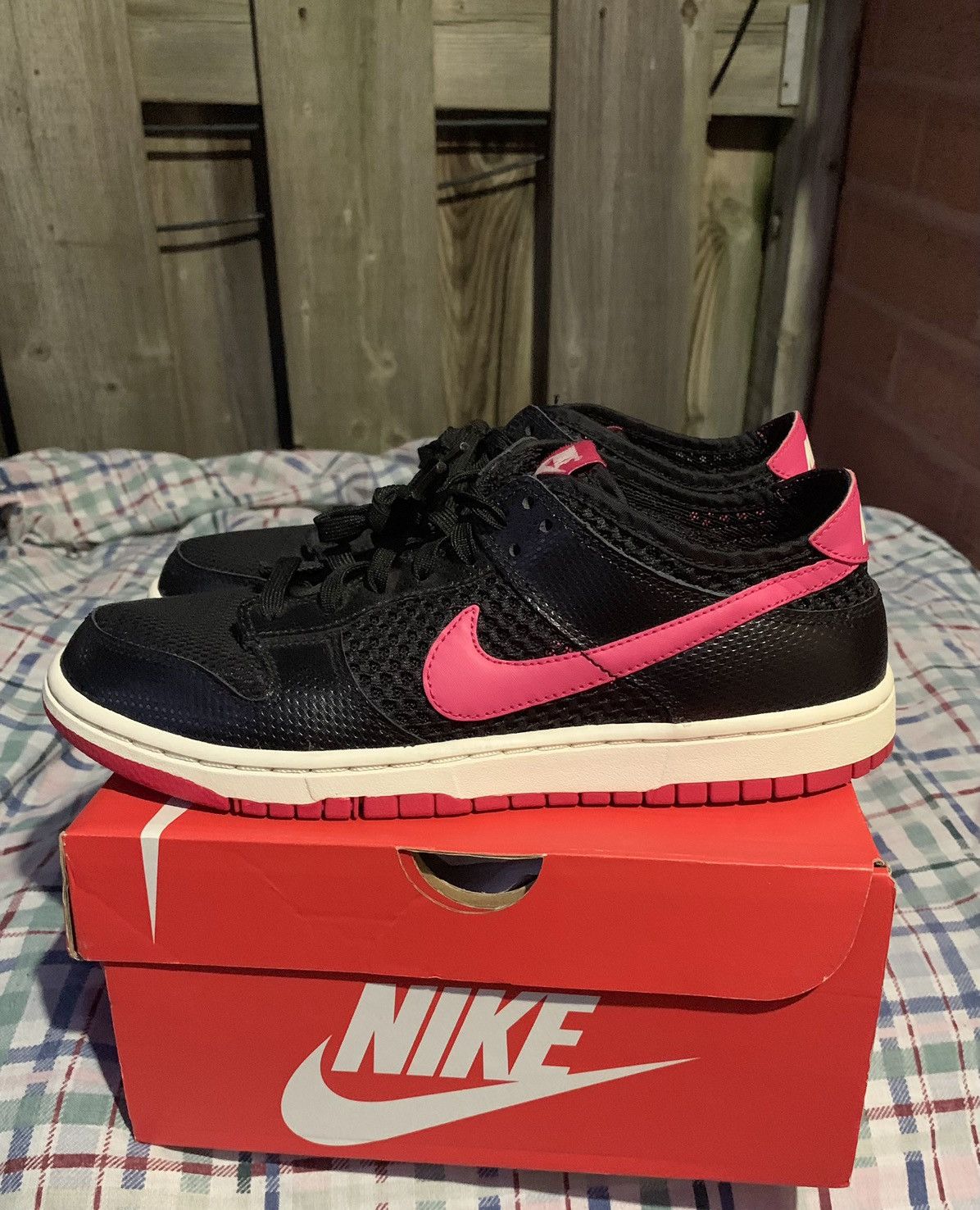 Nike Dunk Low Mesh Black Pink 2012 Size US 8 / EU 41 - 7 Thumbnail