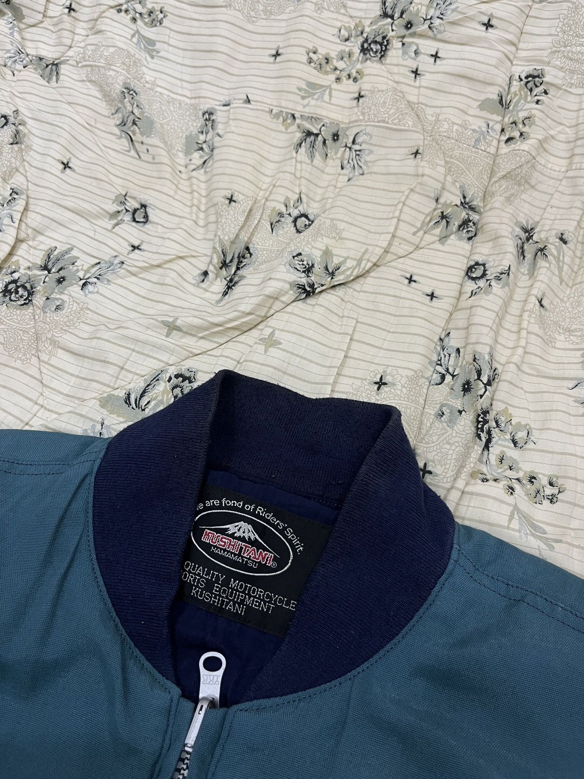 Kadoya (Ww). KUSHITANI RACING RIVERSIBLE BIG LOGO JACKET Size US L / EU 52-54 / 3 - 12 Thumbnail