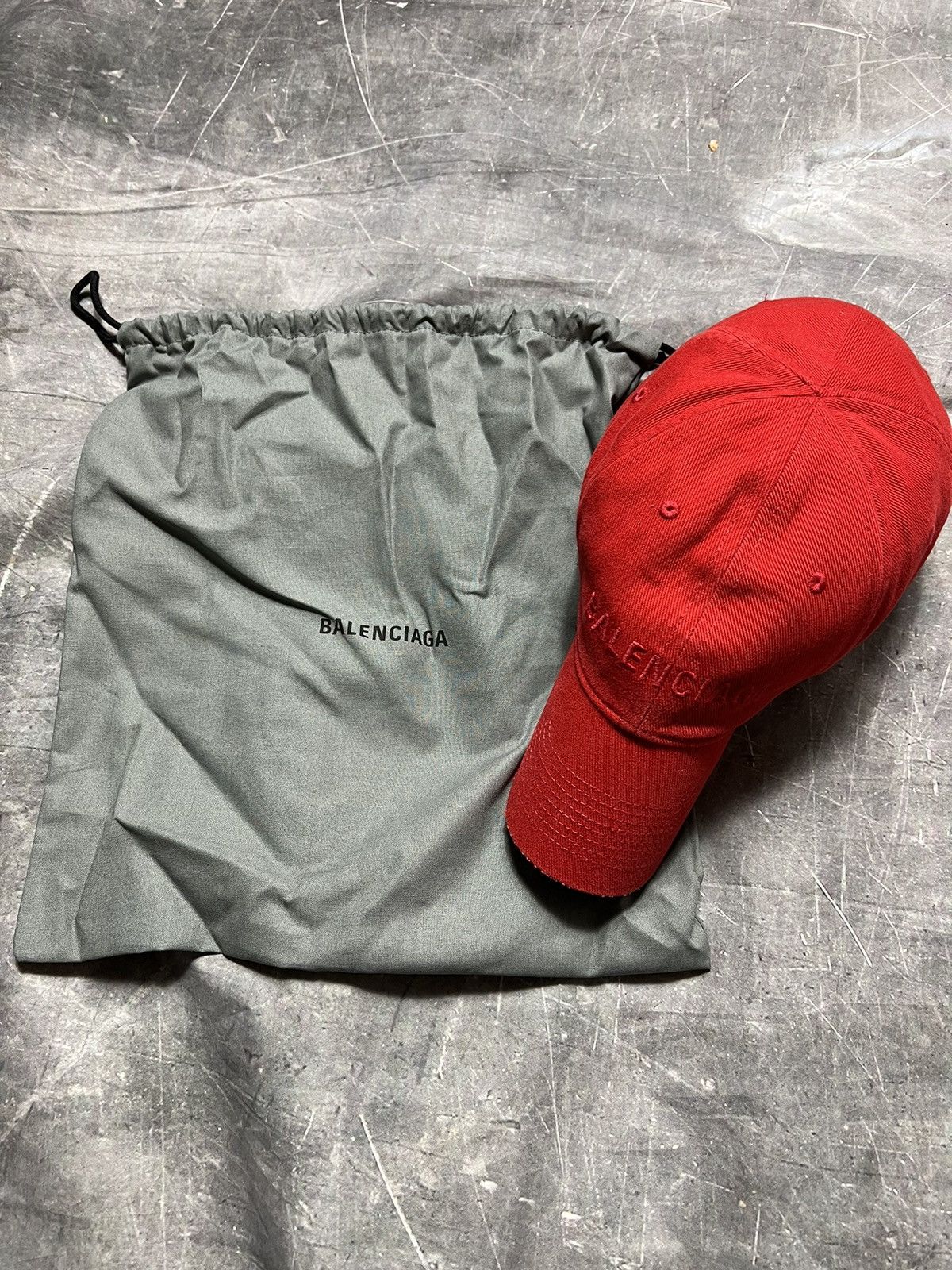 Balenciaga Balenciaga Logo Embroidered Curved Distressed Hat Size ONE SIZE - 1 Thumbnail