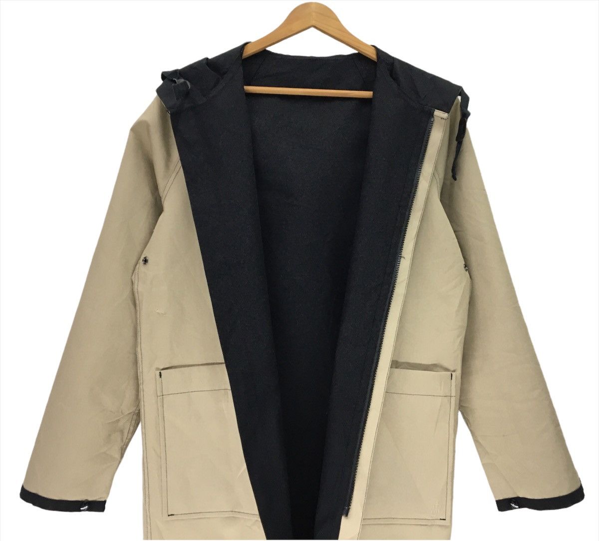 JW Anderson × Uniqlo Uniqlo X J.W Anderson Nice Design Reversible Rain Coat Size US M / EU 48-50 / 2 - 5 Thumbnail