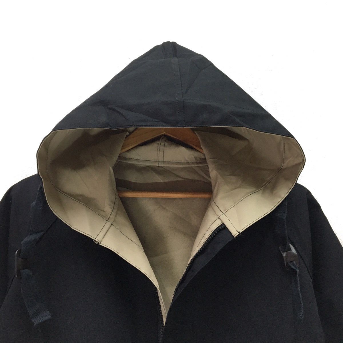 JW Anderson × Uniqlo Uniqlo X J.W Anderson Nice Design Reversible Rain Coat Size US M / EU 48-50 / 2 - 15 Thumbnail