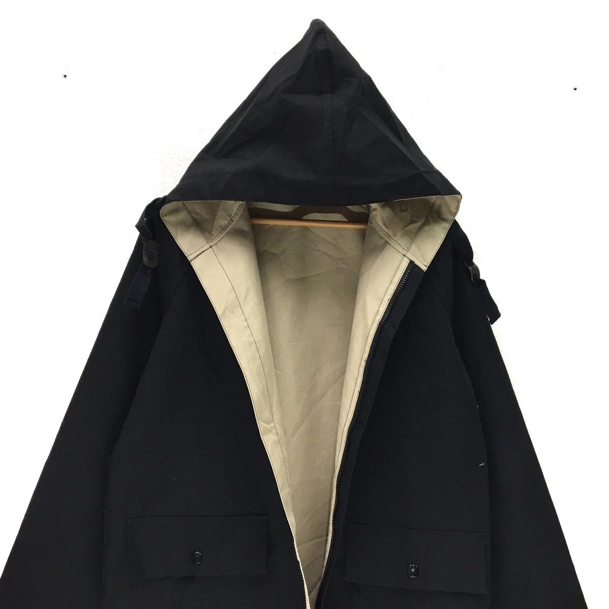 JW Anderson × Uniqlo Uniqlo X J.W Anderson Nice Design Reversible Rain Coat Size US M / EU 48-50 / 2 - 10 Thumbnail