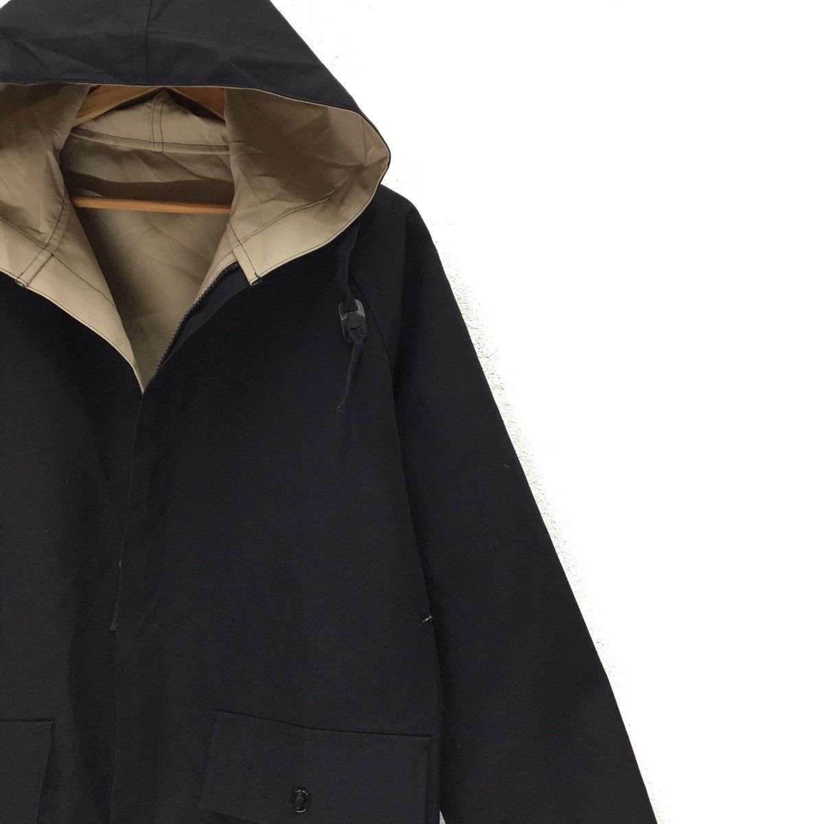 JW Anderson × Uniqlo Uniqlo X J.W Anderson Nice Design Reversible Rain Coat Size US M / EU 48-50 / 2 - 14 Thumbnail