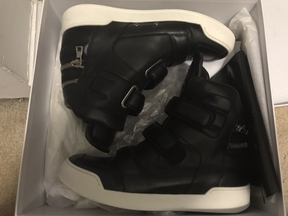 Balmain BALMAIN High Top Leather Sneakers Black Size 10/43 Size US 10 / EU 43 - 9 Thumbnail