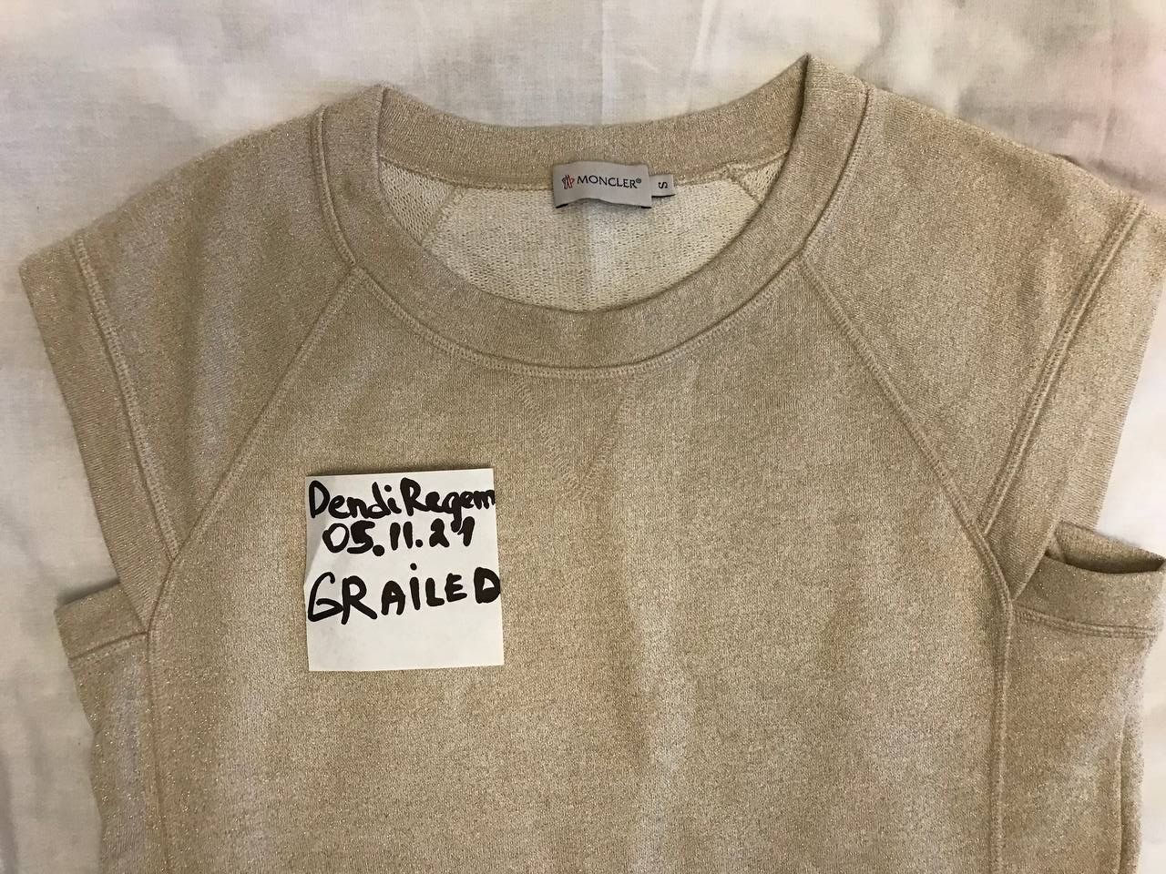 Moncler × Vintage Vintage Moncler Gold Sleeveless Sweater Maglia Girocollo Size US S / EU 44-46 / 1 - 14 Thumbnail