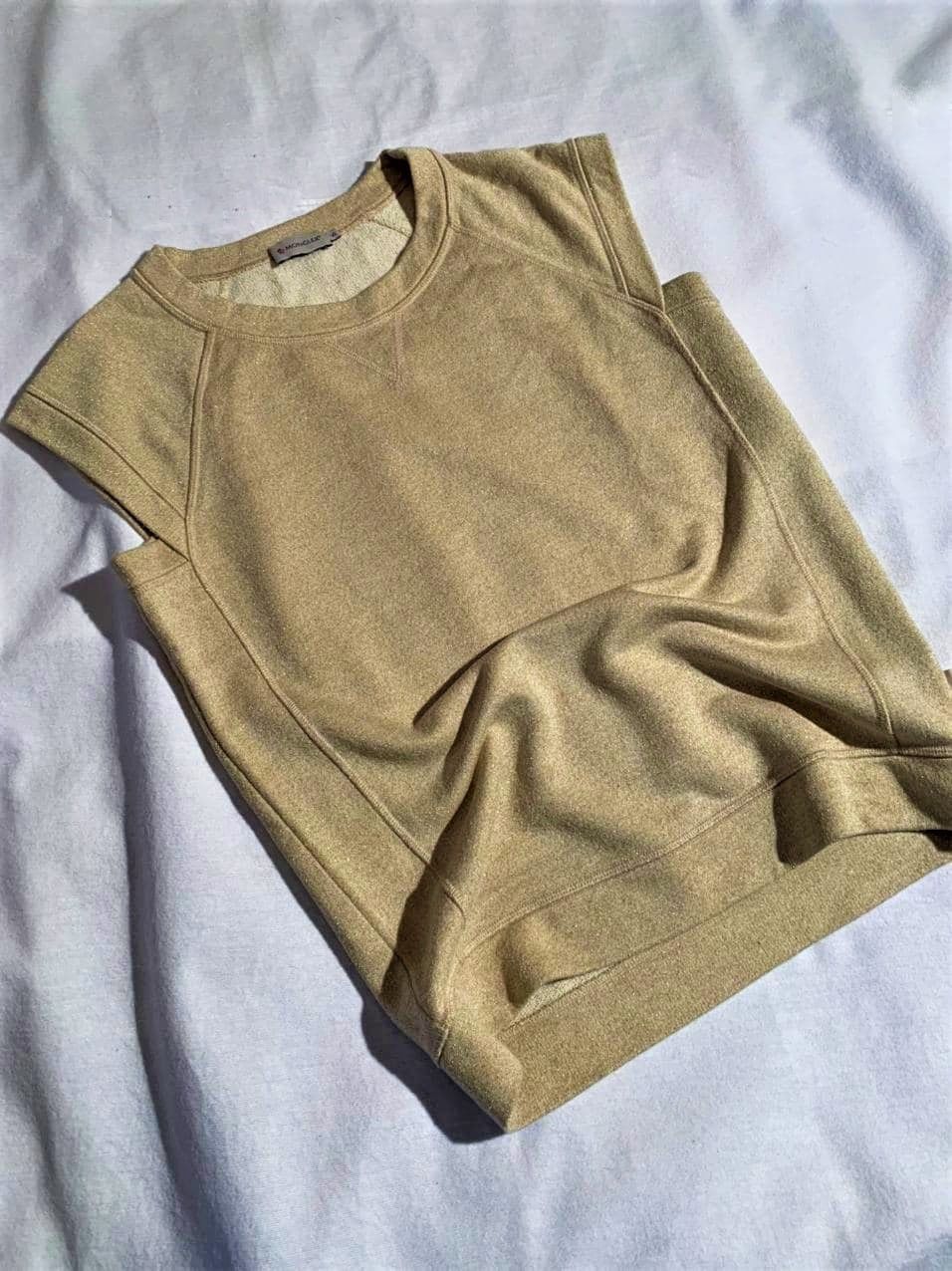 Moncler × Vintage Vintage Moncler Gold Sleeveless Sweater Maglia Girocollo Size US S / EU 44-46 / 1 - 5 Thumbnail
