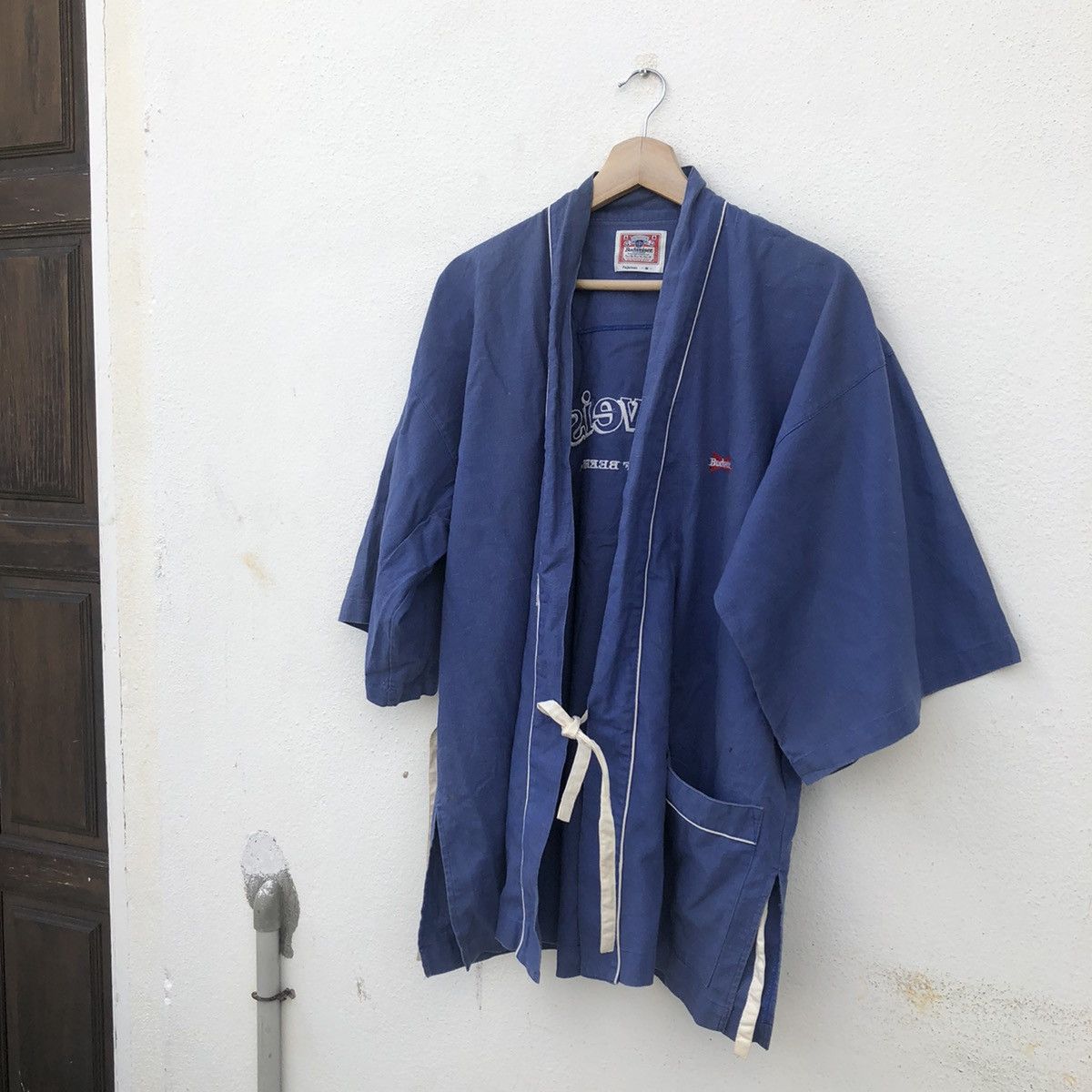 Budweiser VINTAGE BUDWEISER KING OF BEER BIG LOGO KIMONO JAPAN Size US M / EU 48-50 / 2 - 3 Thumbnail