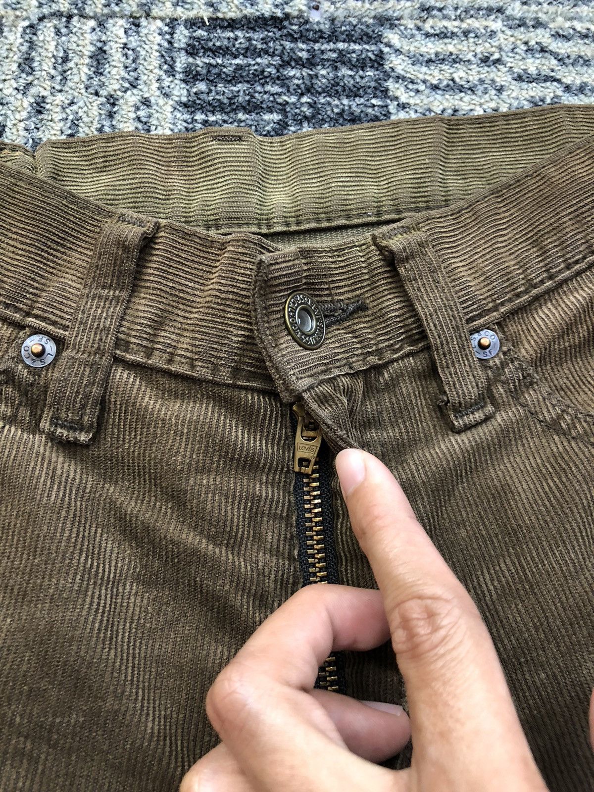 Levi's Vintage Levis 502 Corduroy Brown Jeans Size US 28 / EU 44 - 7 Thumbnail