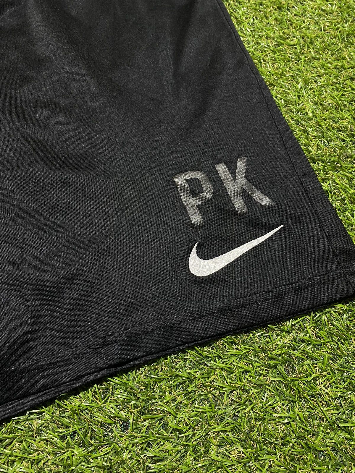 Nike Vintage Nike shorts streetwear swoosh casual y2k size S Size US 30 / EU 46 - 2 Thumbnail