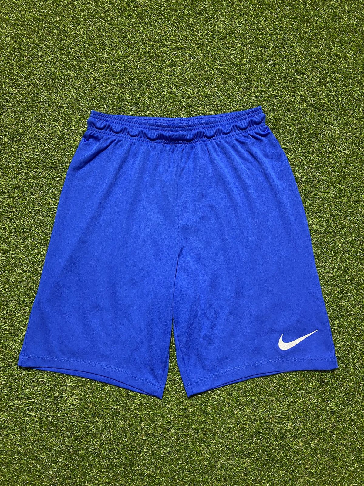 Nike Vintage Nike shorts streetwear swoosh casual y2k size M Size US 32 / EU 48 - 1 Thumbnail
