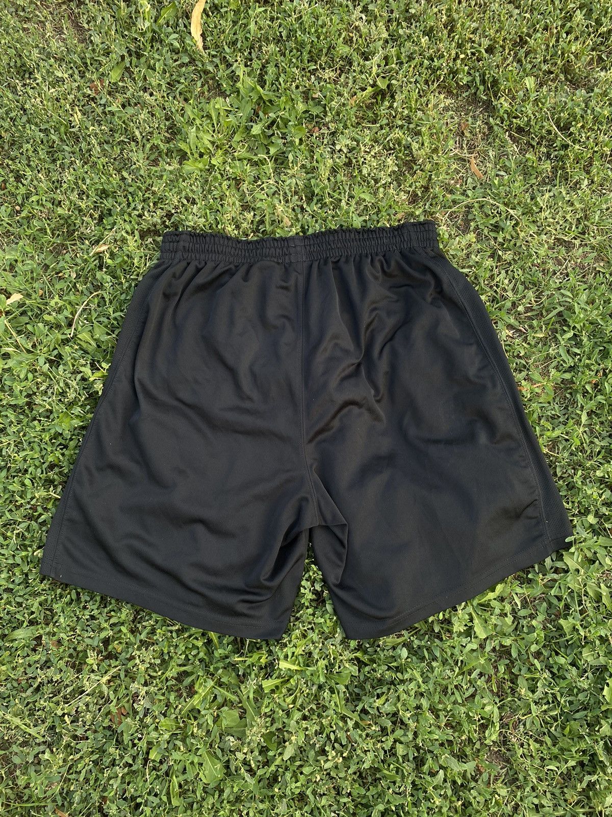 Nike Vintage Nike shorts streetwear swoosh casual y2k size L Size US 34 / EU 50 - 2 Thumbnail