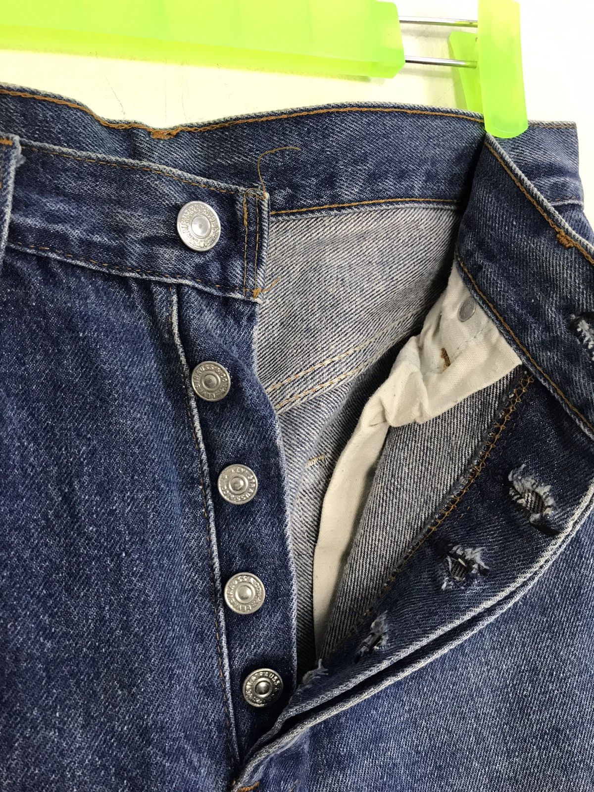 Levi's 90s Levi’s Strauss & Co Lot 501 Buttonfly Regular Fits Size US 30 / EU 46 - 6 Thumbnail