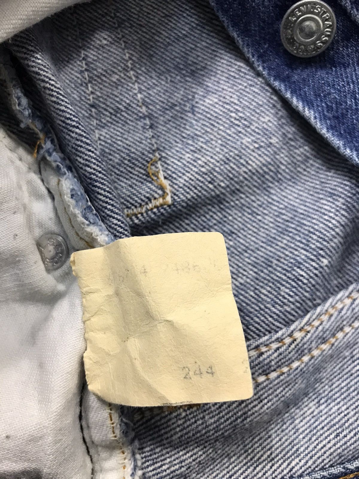Levi's 90s Levi’s Strauss & Co Lot 501 Buttonfly Regular Fits Size US 30 / EU 46 - 10 Thumbnail