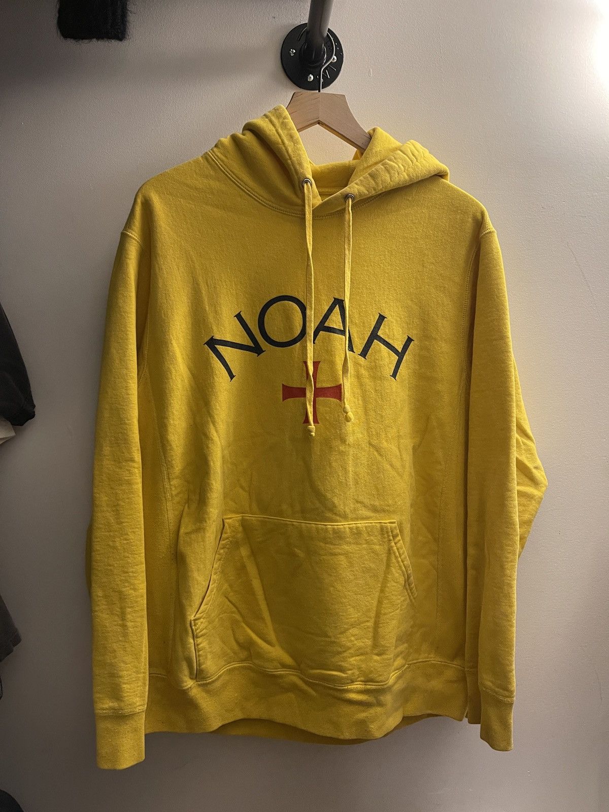 Noah NOAH CORE LOGO HOODIE YELLOW LARGE | Grailed