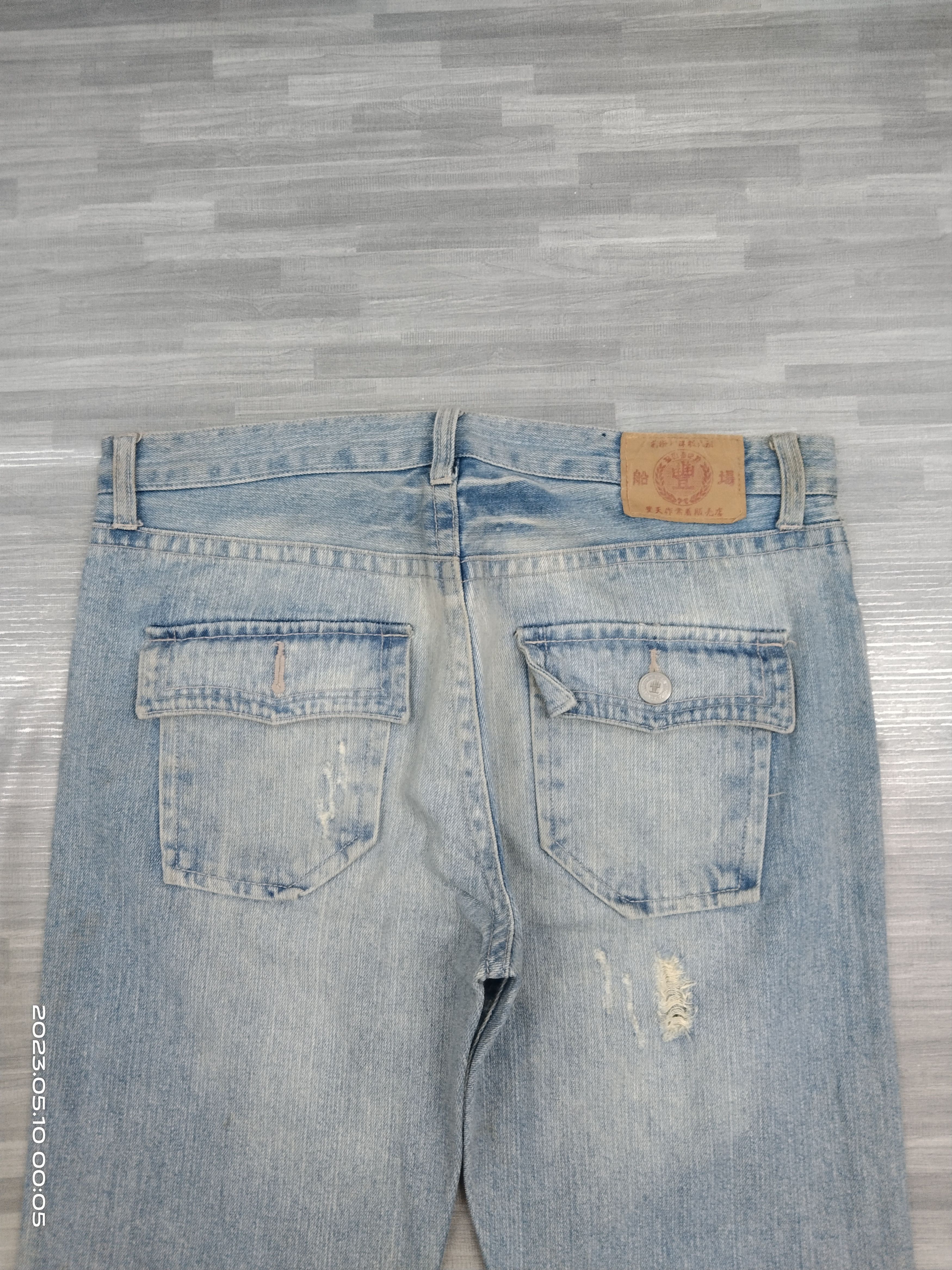 Art Comes First SiCK RIPED HANDMADE ART KOI FISH BUDEN DENIM PANTS Size US 35 - 5 Thumbnail
