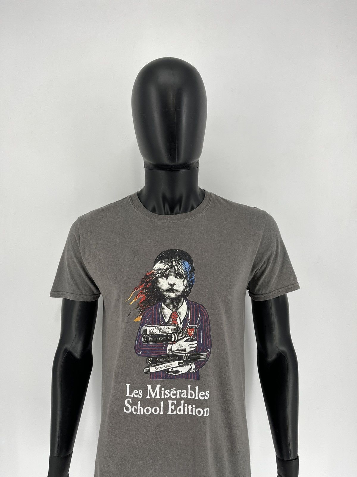 Vintage Vinage Y2K Les Miserables School Edition Size US M / EU 48-50 / 2 - 1 Thumbnail