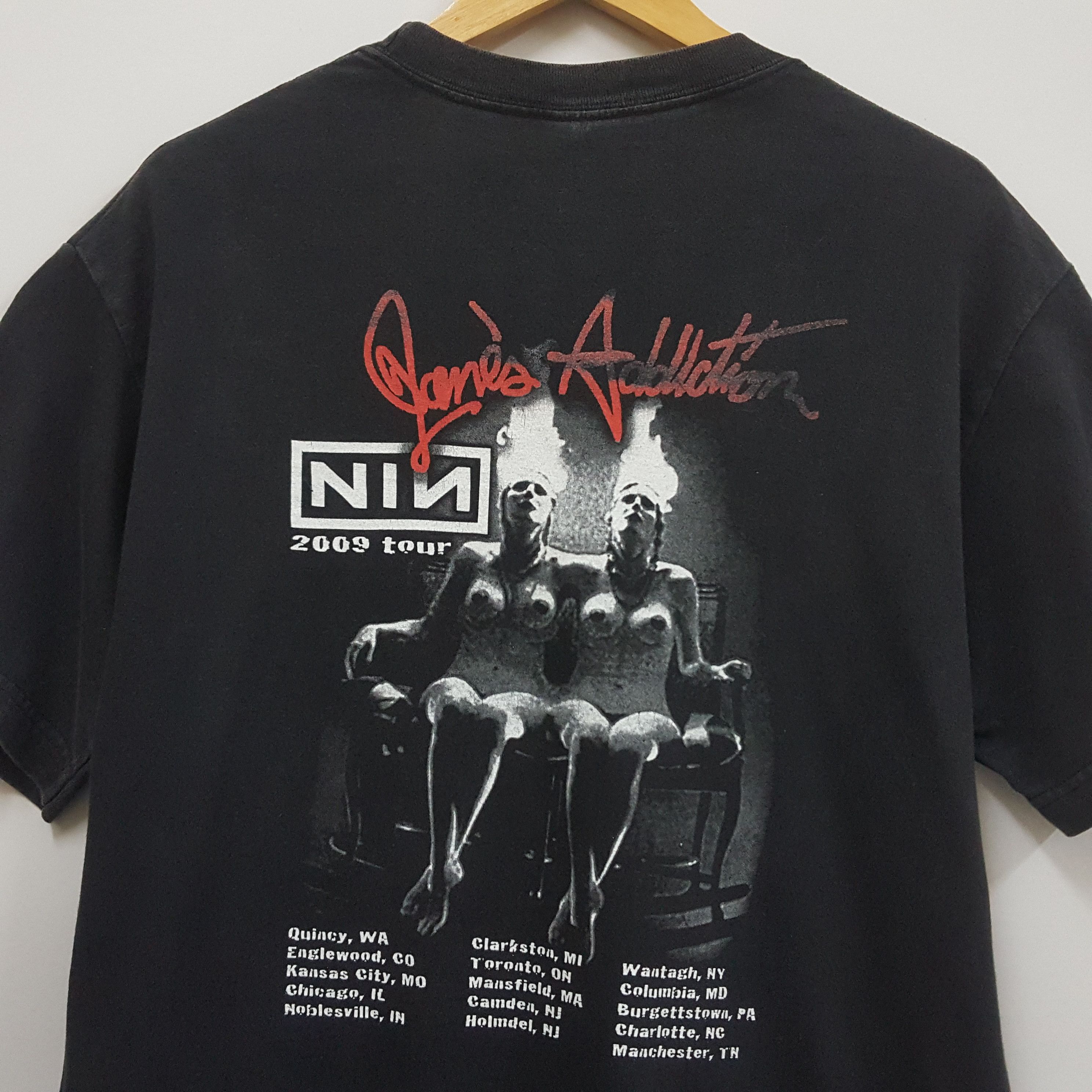 Band Tees × Vintage Vintage Nine Inch Nails American rock band tour t-shirt cp1 Size US L / EU 52-54 / 3 - 2 Thumbnail