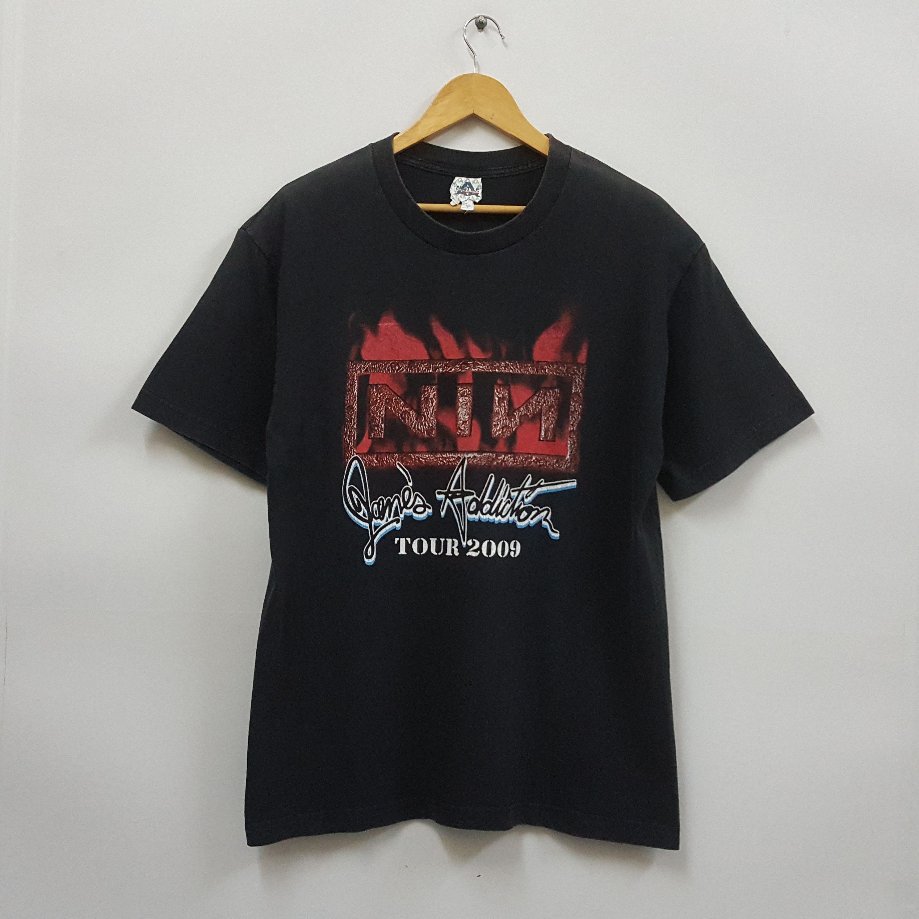 Band Tees × Vintage Vintage Nine Inch Nails American rock band tour t-shirt cp1 Size US L / EU 52-54 / 3 - 4 Thumbnail