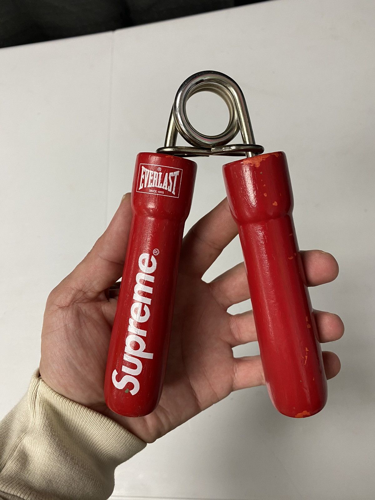 Supreme Supreme x Everlast Hand Grip Red Size ONE SIZE - 6 Thumbnail
