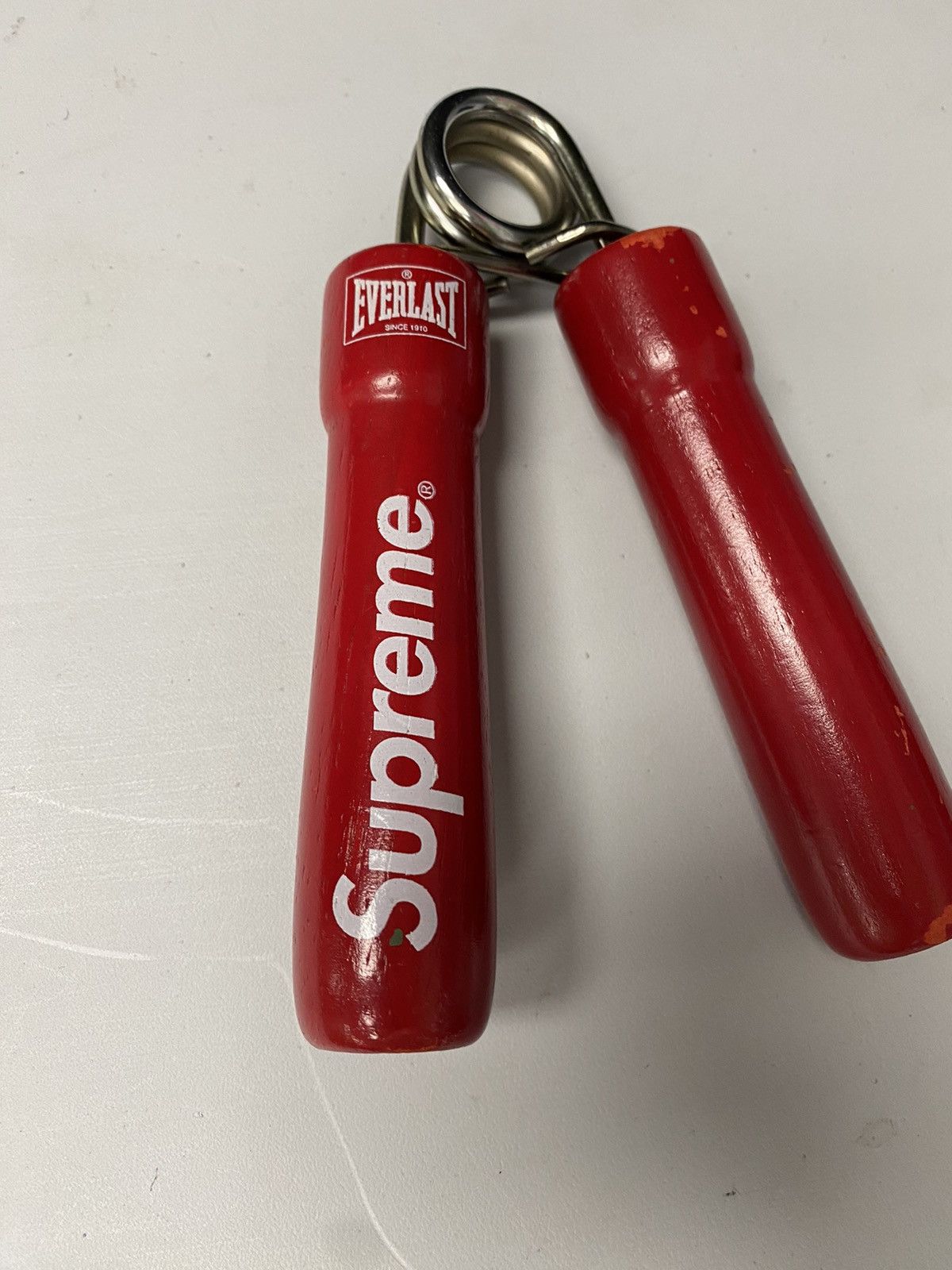 Supreme Supreme x Everlast Hand Grip Red Size ONE SIZE - 2 Thumbnail